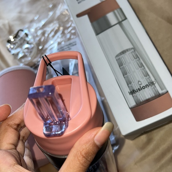 Infusion Pro Reusable Water Bottle 24oz - Picture 3 of 6